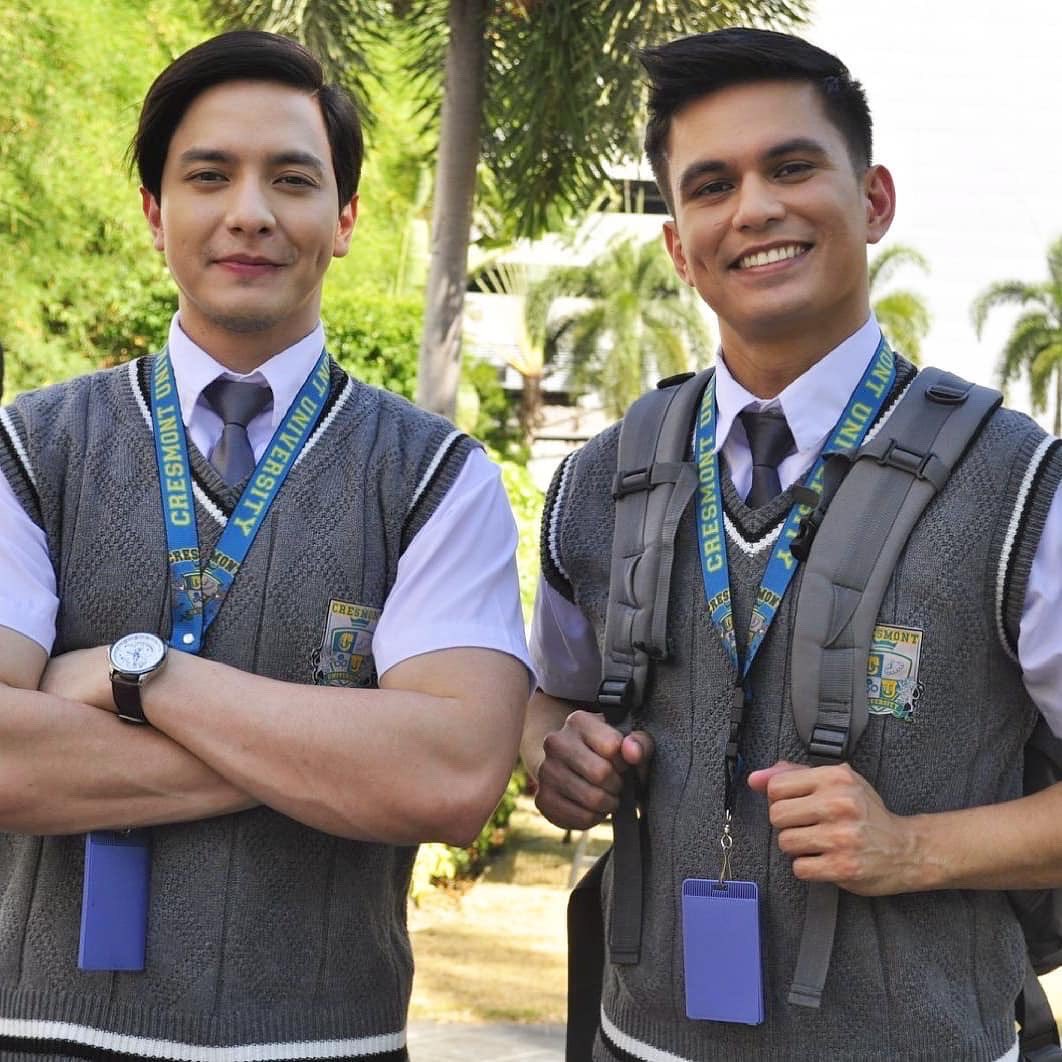 Lizagrace1216's tweet photo. ALDENxTWBU FunConnect #TWBUFunCon #AldenRichards sa wakas balik watch GMAcoz of the Best TS "TWBU" of @aldenrichards02 π€΄πΌ start to air on July 5 8pm we are so excitedπππΏ The last TS watch is "The Gift" ni Aldenπ https://t.co/ihAxpO3LYW