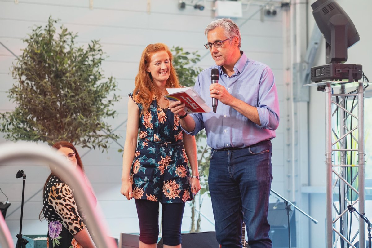 RL360_group's tweet photo. And the winner of the Team Spirit and Wellbeing category sponsored by RL360 is…Luke A. Rl360's Marketing Manager @DanzelmanJohn presented the award to the winner of the Red Award Category at the @Ext_Islanders event last Friday.
#sponsorships #isleofman #loveiom #RL360 #iomstory https://t.co/nxAw3gX7Fw