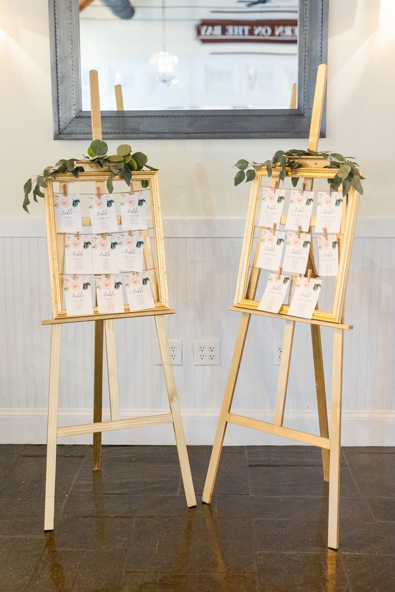 CreativeUnionD's tweet image. We love these photos one of our customers shared from their wedding day! Use our Blushing Blooms collection for all of your wedding stationery and signage needs. Shop the whole collection here: tidd.ly/31awazx 
credit: Chesapeake Charm Photography