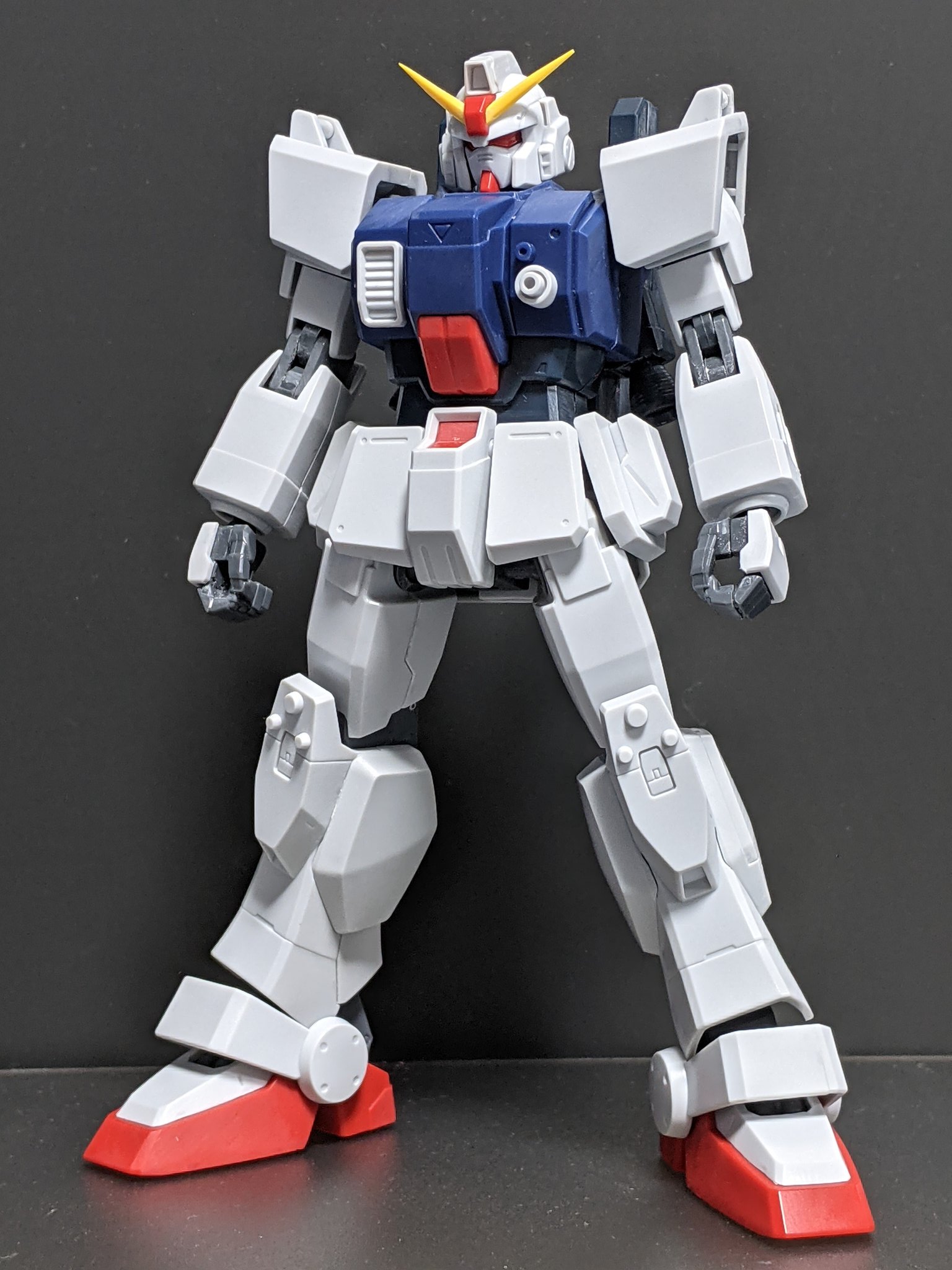 ちぇりのわ プラモラボ 今日のhguc 079陸戦型ガンダム 旧hg陸ガン最大の難点が 足首関節の位置が上すぎて骨折したみたいになることでして 3枚目左脚がキット状態 今回はフレーム前面を切り欠いて ボルアムを突っ込んでみました 外観上はそんなに