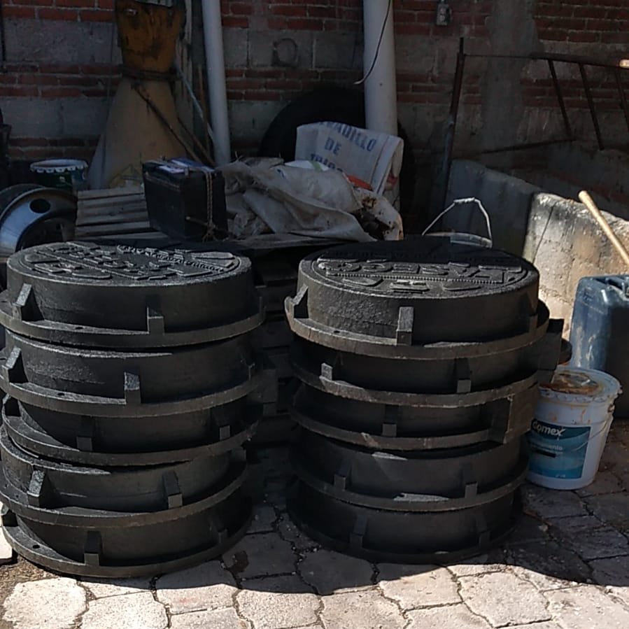 Fasego_SAdeCV's tweet photo. #FASEGO #brocales con tapa de #polietileno pesados o ligeros. Resistentes a #ácidos, #solventes y #agua a100°C, podemos personalizarlos, cotizaciones☎️222.367.01.20 

#tuberia #puebla #construccion #agua #obra #oaxaca #brocal #alcantarillado #pozo #carretera #sanitario #drenaje https://t.co/NcWWCqf6yz