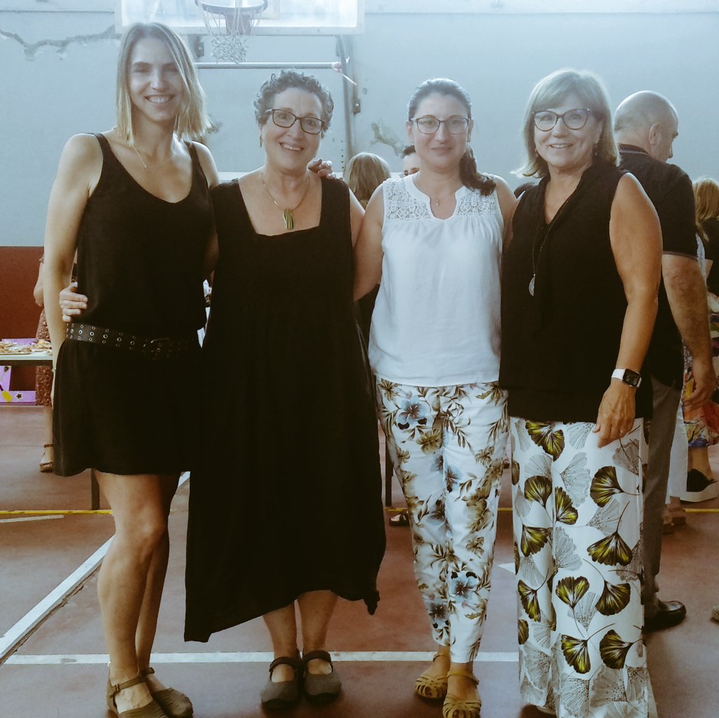 ImmaVedruna's tweet photo. Dia de comiats👋♥️💗
Montse i Núria posen fi a la seva carrera professional. Marina i Sònia enceten nous projectes.
Moltes gràcies per la vostra dedicació i treball honest. https://t.co/OZj1v3fyf6