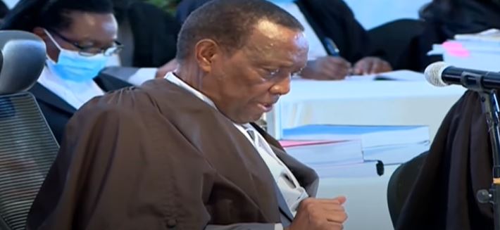 Lawyer Gatonye Waweru: My client, President Uhuru Kenyatta, was not served with the BBI court process, all orders against him should be declared null and void.
#BBIAppealHearing
#BBIAppeal https://t.co/ZGI3yVLCRr