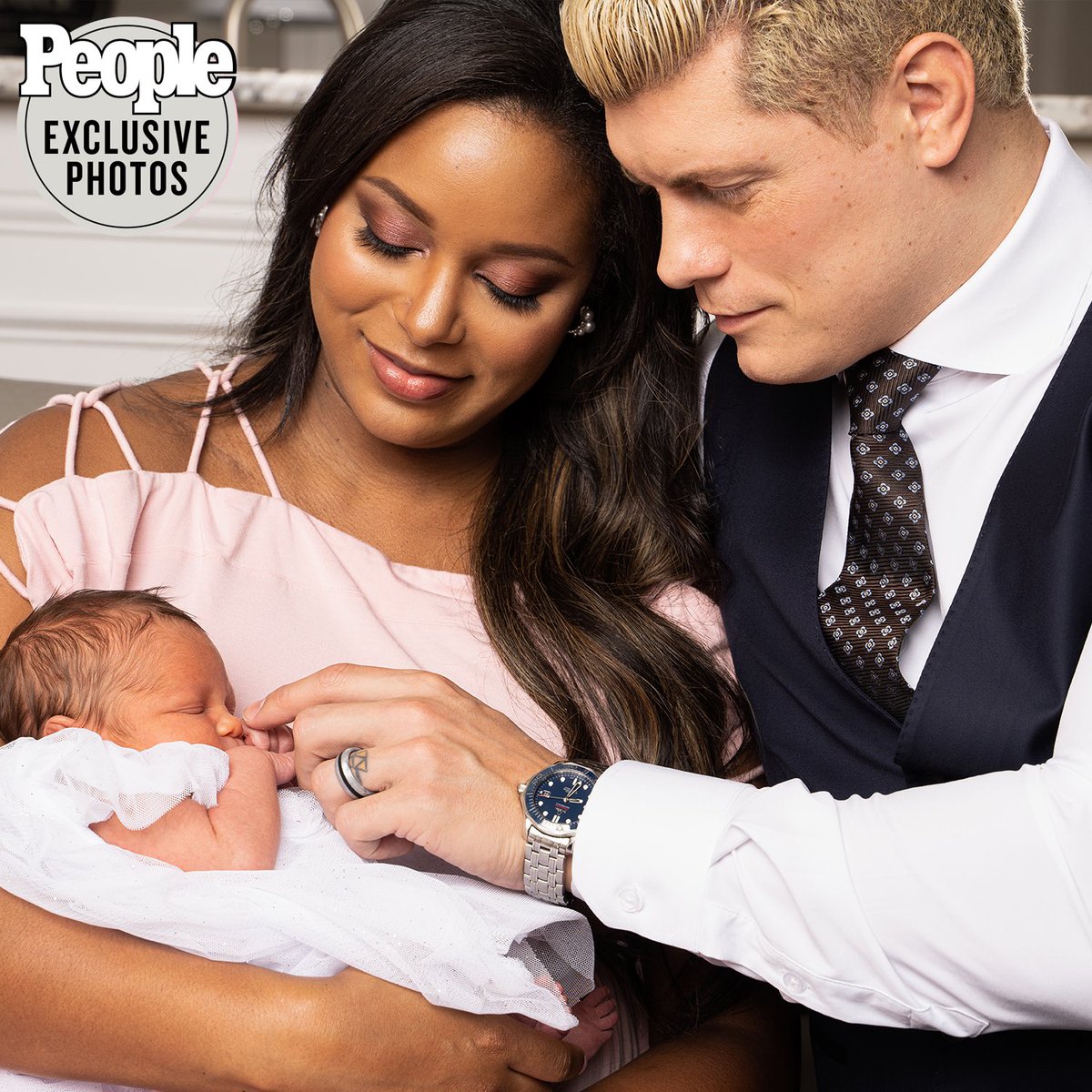 TheBrandiRhodes's tweet image. Liberty Iris ❤️ @CodyRhodes❤️ Loves of my life.  Thank you @people ! Be sure to pick up the issue this Friday! 🤱🏽👨🏼‍🍼