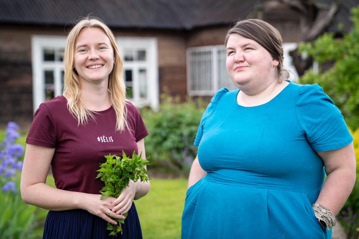 TUESILV's tweet image. "Katras vietas unikalitāti vislabāk var izcelt cilvēki - kopienas un biedrības, kuru loma ir ļoti svarīga tieši lauku vidē." Dizaina un sietspiedes darbnīcas vadītāja Madara Pavlovska #TUESILV #NVOCovid2021 tuesi.lv/katra-seklina-…