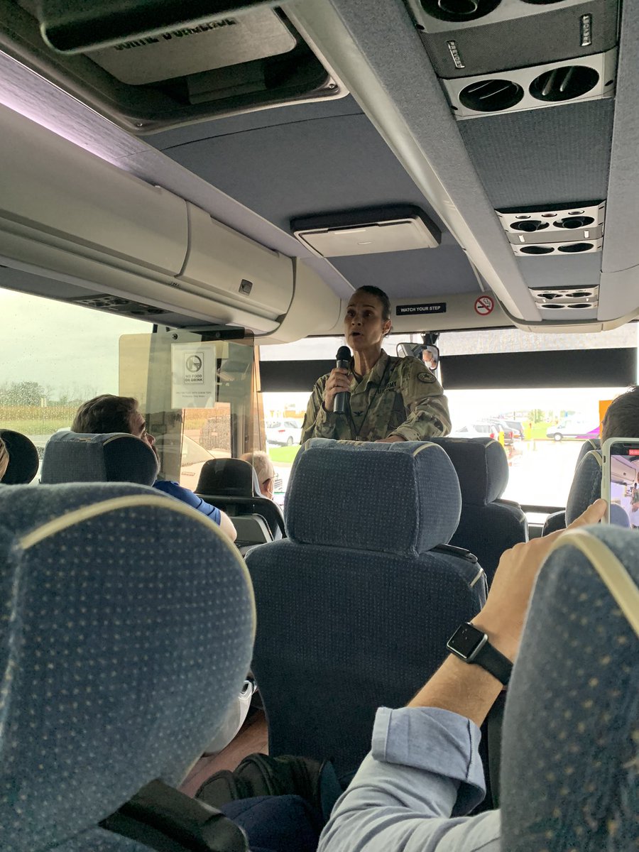 Briefing media before the bus heads to the unfinished border wall. Trump and Abbott expected there at 1pm. 

Why are we going there so early you ask?

Secret Service. 

#khou11