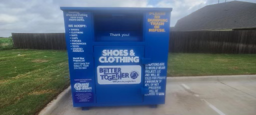 WorldWearProj's tweet photo. @WatkinsElem, your new fundraising tool has arrived. You are paid by the pound for every pound of gently worn shoes, clothes, purses, belts, wallets, hats/caps, backpacks, soft and hard toys, and stuffed animals. Easy peasy fundraising! https://t.co/uuc3gXoxFA