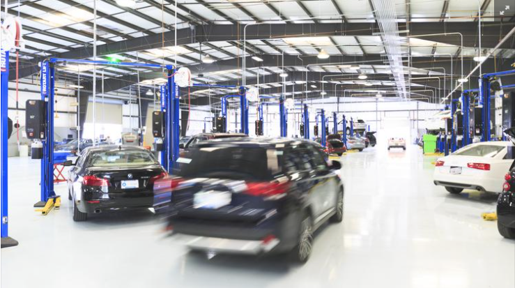 Landmark_CRE's tweet photo. E-commerce retailer @Carvana brings car delivery to Wichita! 
Read More Here: https://t.co/jWY51XVDpY... https://t.co/MEuetaMx9v