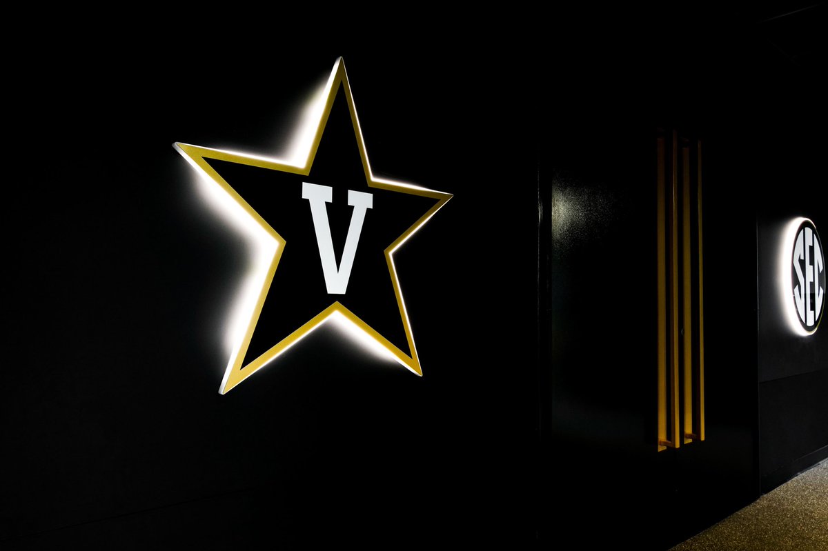 CoachLustig's tweet image. #FirstCLa22