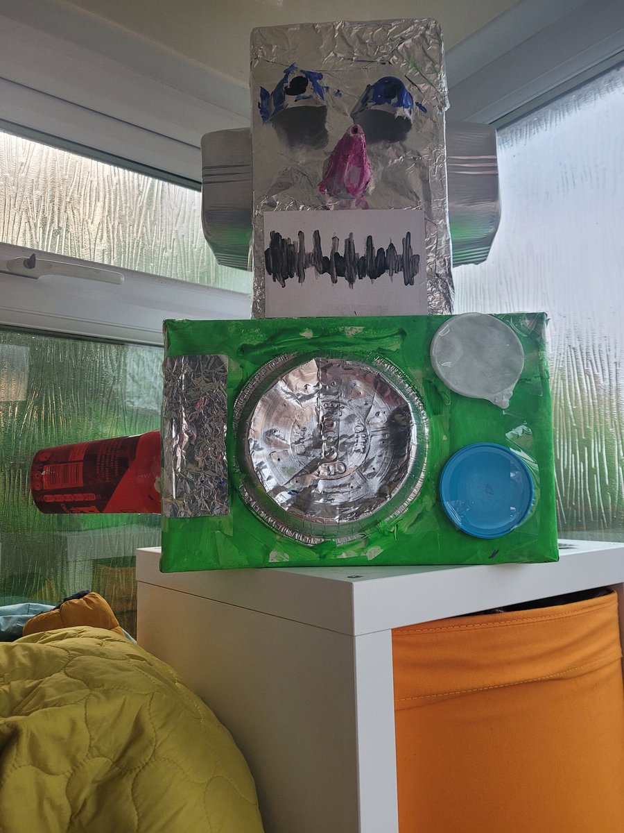 RachelCowell's tweet photo. @EyresMonsellPri Jack Cowells homework robot 3ED https://t.co/hTJqIrRI6W