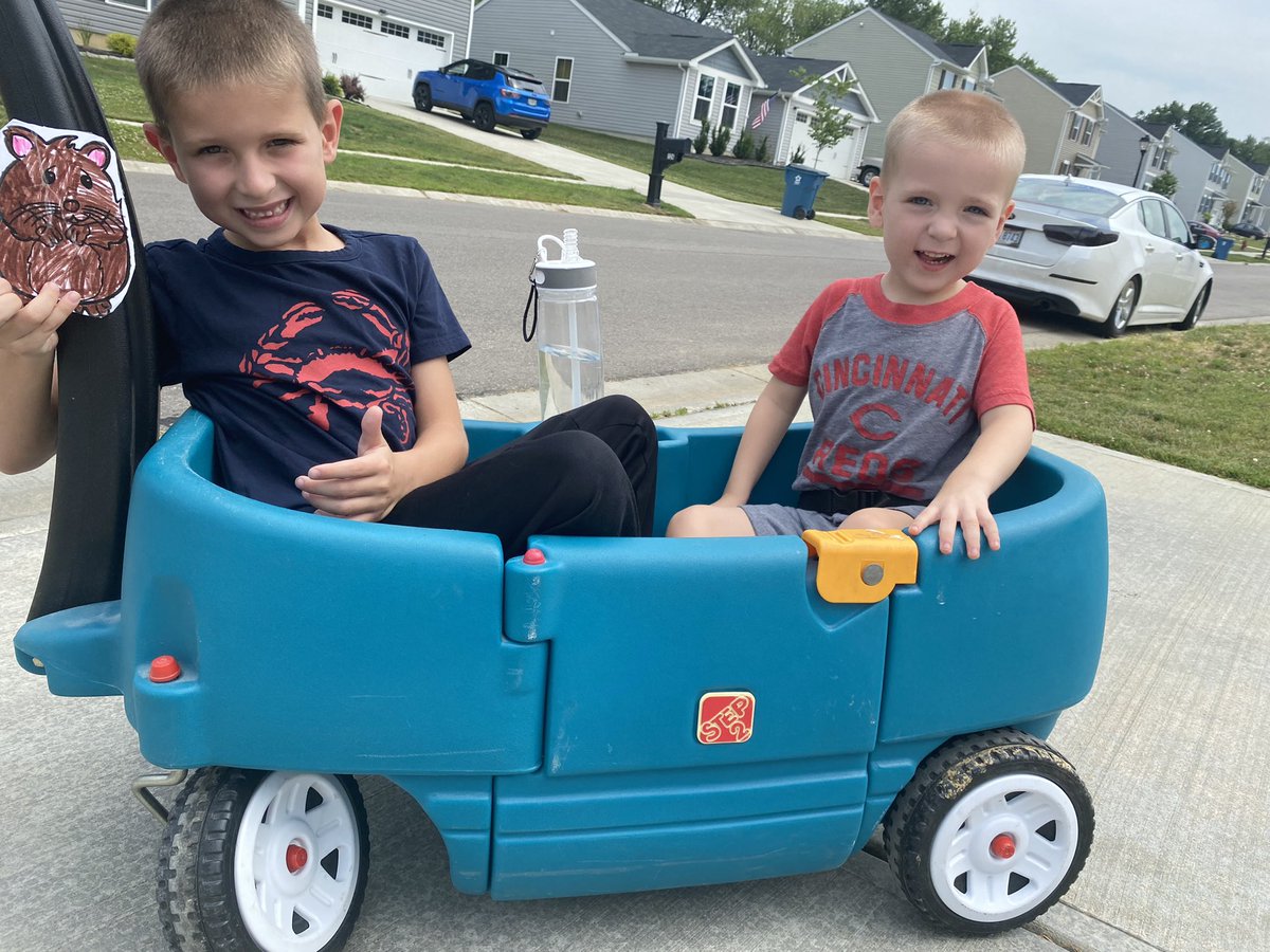 Out for a walk in our neighborhood! Humphrey decided to tag along! #EaglesAreReaders <a href="/SummersideElem/">Summerside ES</a> #SSreads