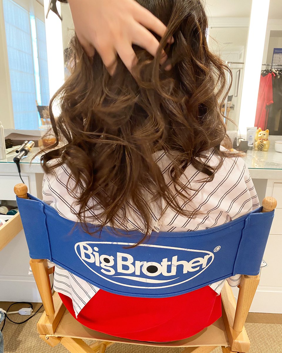 JCMoonves's tweet photo. It’s so nice to be back in this chair 🤗 working on some things because we’re one week away from #BB23 !!! RT with your favorite Big Brother gif 👀 https://t.co/JYCqqSvnDq