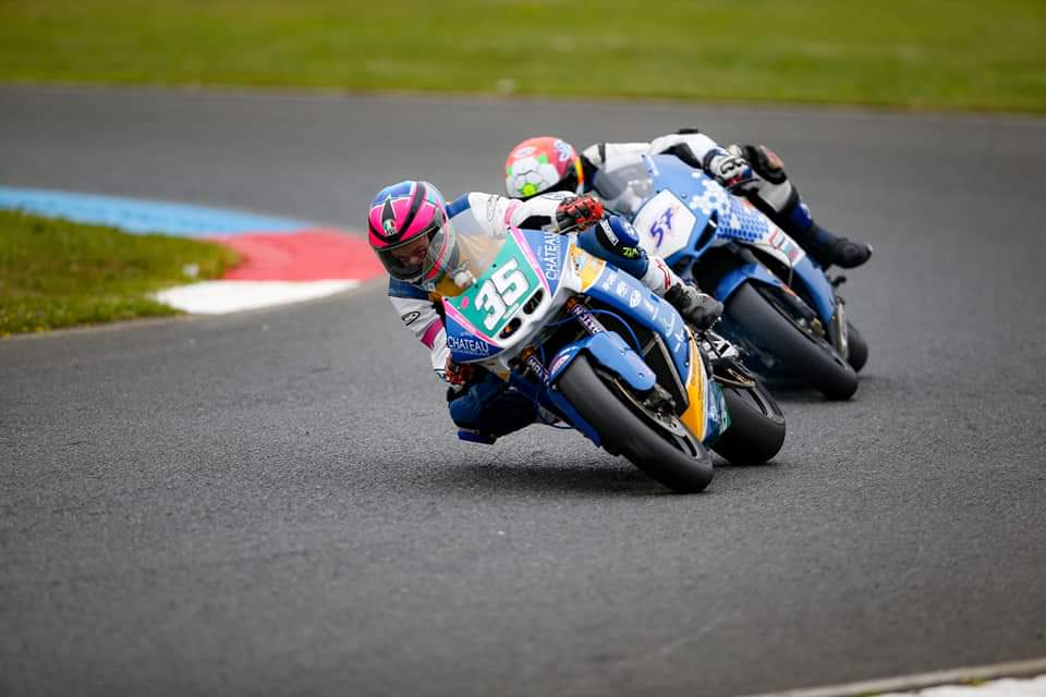 PatchRacing's tweet image. a successful weekend at Mallory Park for @rsracing57 with 4 podiums in 4 races!
@laramoto
was on hand to meet up with her new team mate also, including team boss @patchcbr600

#PatchRacing #colinjbrownltd #RSRacing57 #thundersportgb #contimoto #LaraMoto #twsuspensiontech