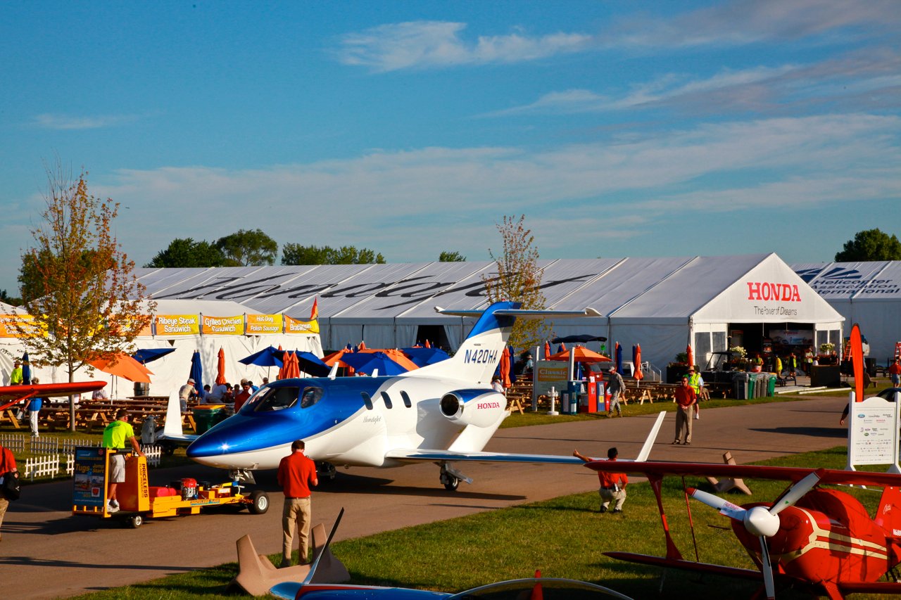 Honda Aircraft Co. on Twitter "＃オシュコシュ2021 2005年、HondaJet技術実証機をEAAオシ