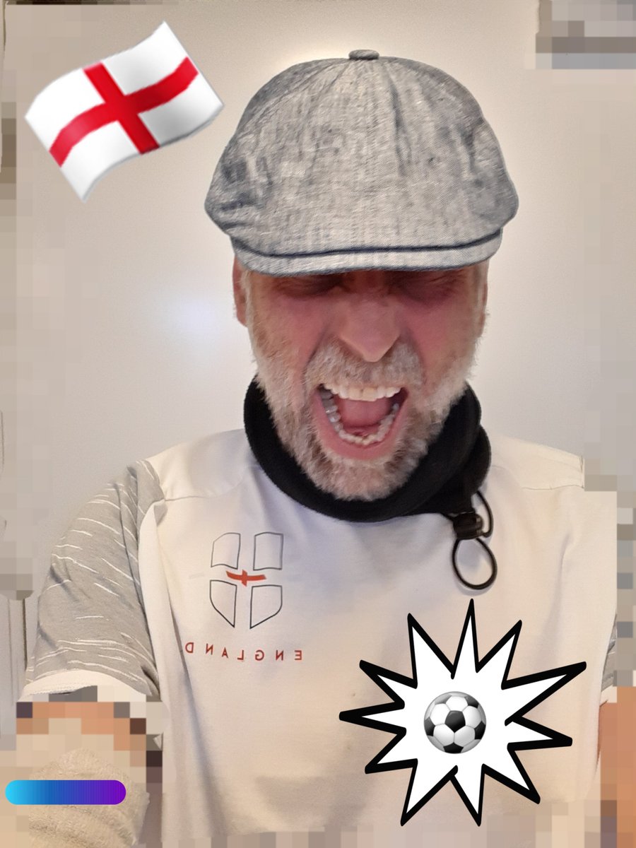 PerenoRobert's tweet photo. 🏴󠁧󠁢󠁥󠁮󠁧󠁿 #Englandsdreaming #Englandsscreaming 🏴󠁧󠁢󠁥󠁮󠁧󠁿 #yeswecan #screams this #halfitalian man ⚽️
Still buzzing after last night &amp; can here the @England #roar 🦁 @EURO2020 has been a #glorious show 🏆 https://t.co/PHAeZYP6N7
