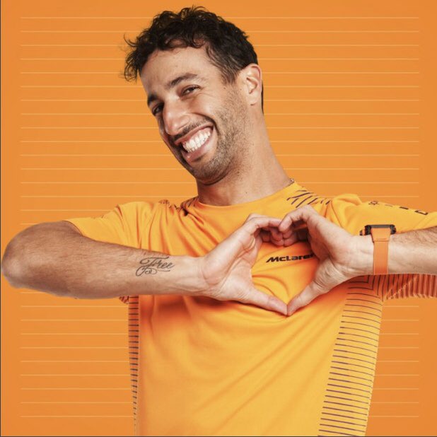 Happy 32th birthday, the overtake king Daniel Ricciardo!! 