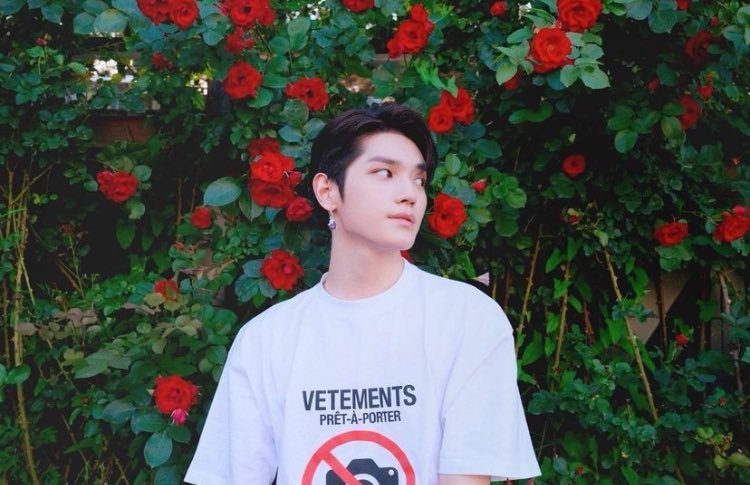listiaginaa's tweet photo. @NCTsmtown_127  happy birthday, selamat ulang tahun uri leader, 너무 너무 사랑해❤❤🥳🎂
#HAPPYTAEYONGDAY
#AbsoluteAceTaeyongDay
#대장장미_태어났툥 https://t.co/hj4qo0opxn