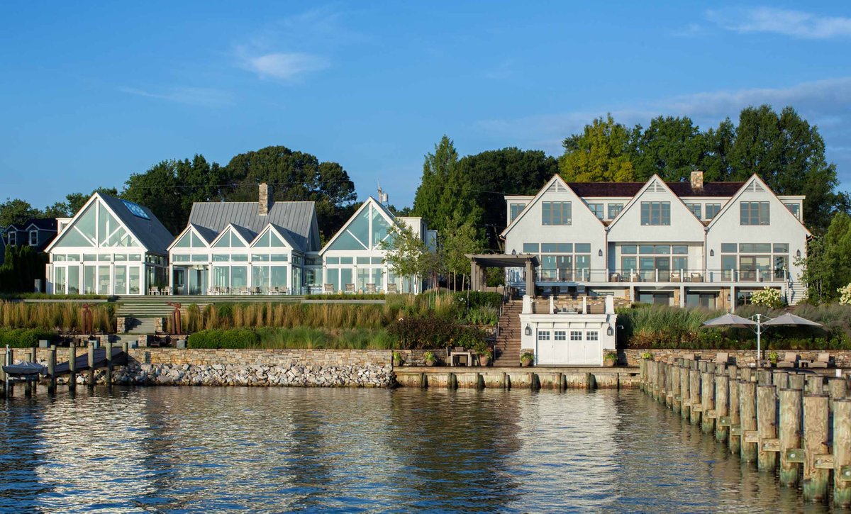 On the Magothy River in Arnold sit two of the most beautiful and distinctive structures on the Chesapeake Bay. #awardwinningarchitecture #awardwinningbuilder #annapolismaryland #waterfrontarchitecture #architecture #altbreedingschwarz #exteriordesign #interiordesign #interiors