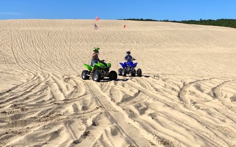 OutcastOtter's tweet photo. Heading to Michigan? Here's 14 family places you shouldn't miss! 

https://t.co/qqFI4eQDh2 #family #travel #Michigan https://t.co/4Auj7j7pev