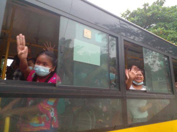MM308890's tweet photo. Released Abductees &amp; their waiting family members still showing their spirit for Revolution with 3 fingers salute today. Though all of us had suffered brutalities of this Military Coup,nobody kneel down under SAC . 
#WhatsHappeningInMyanmar
#June30Coup https://t.co/sn1rjCL9Pk https://t.co/949ka3q8ir