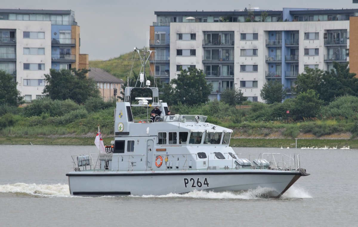 AJBC_1's tweet photo. Always nice to see one of the #RoyalNavy Coastal Forces Squadron vessels on the #Thames and today saw @HMSArcher #P264 heading to @HMSPresidentRNR in #London for a visit
#RN #CFS @EdinburghURNU
#dlr_blog https://t.co/Be4kablGAc