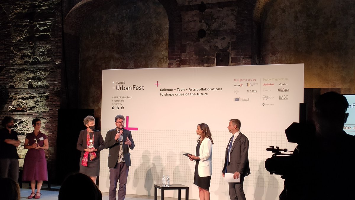 autofabricantes's tweet photo. Enhorabuena a los ganadores de #StartsPrize #STARTSUrbanFest. Grandes @Nomad_Garden y Vanessa 👏🏼👏🏼👏🏼 #nestaitalia #startEU https://t.co/AM2fg503AI
