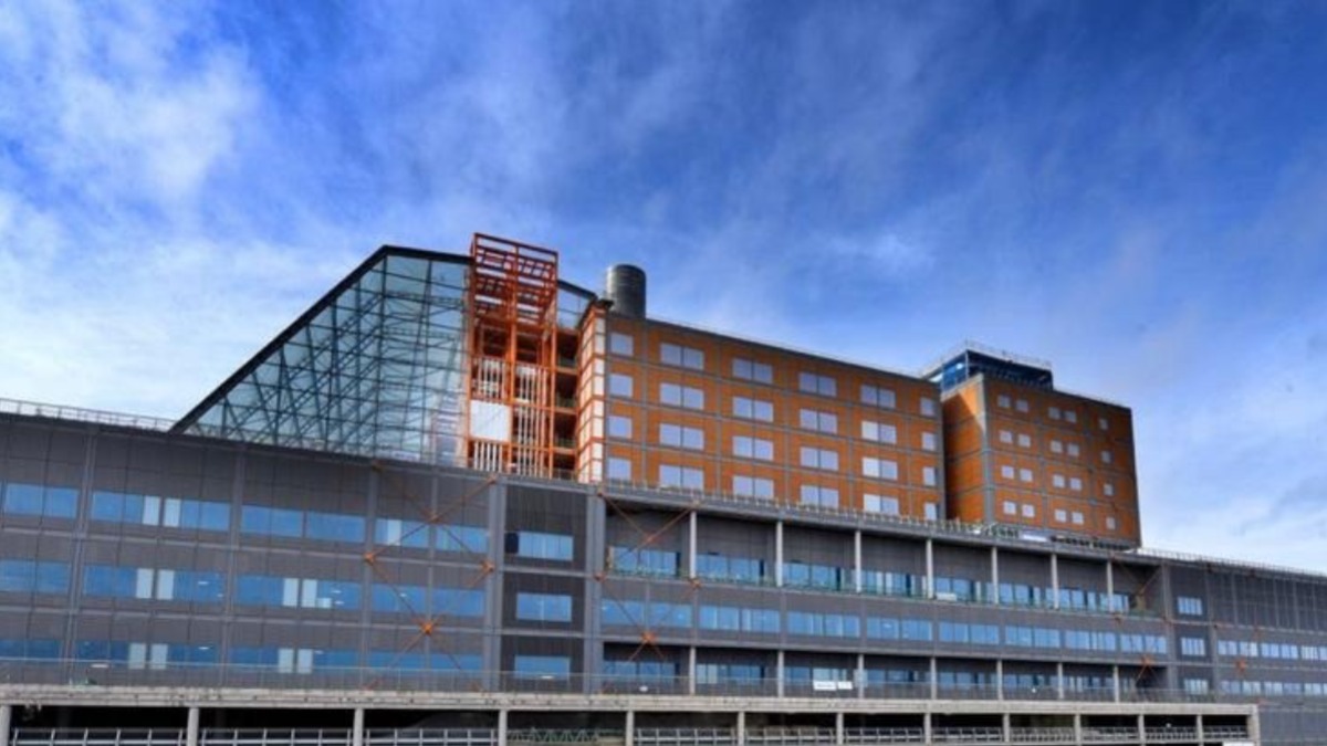 Midland Metropolitan University Hospital tweet media