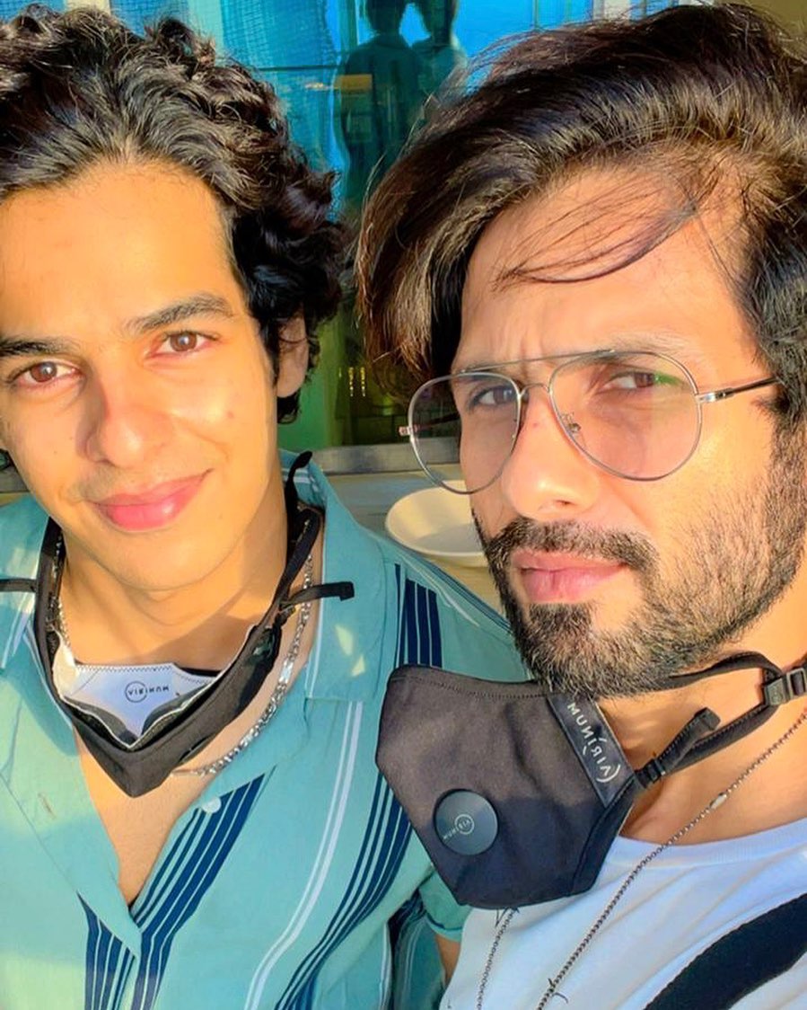 shahidkapoorFC's tweet photo. IG POST &amp; STORY - #IshaanKhatter shared fabulous sunkissed selfies of him with brother @shahidkapoor ❤😍😍 https://t.co/anqEoaryS0