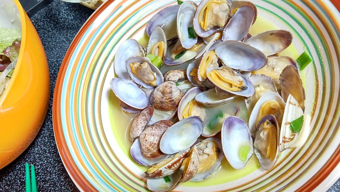 先日木更津で潮干狩りしてきました☺️
筋肉痛ひどいけど今年もアサリ採掘できて良かった～ 