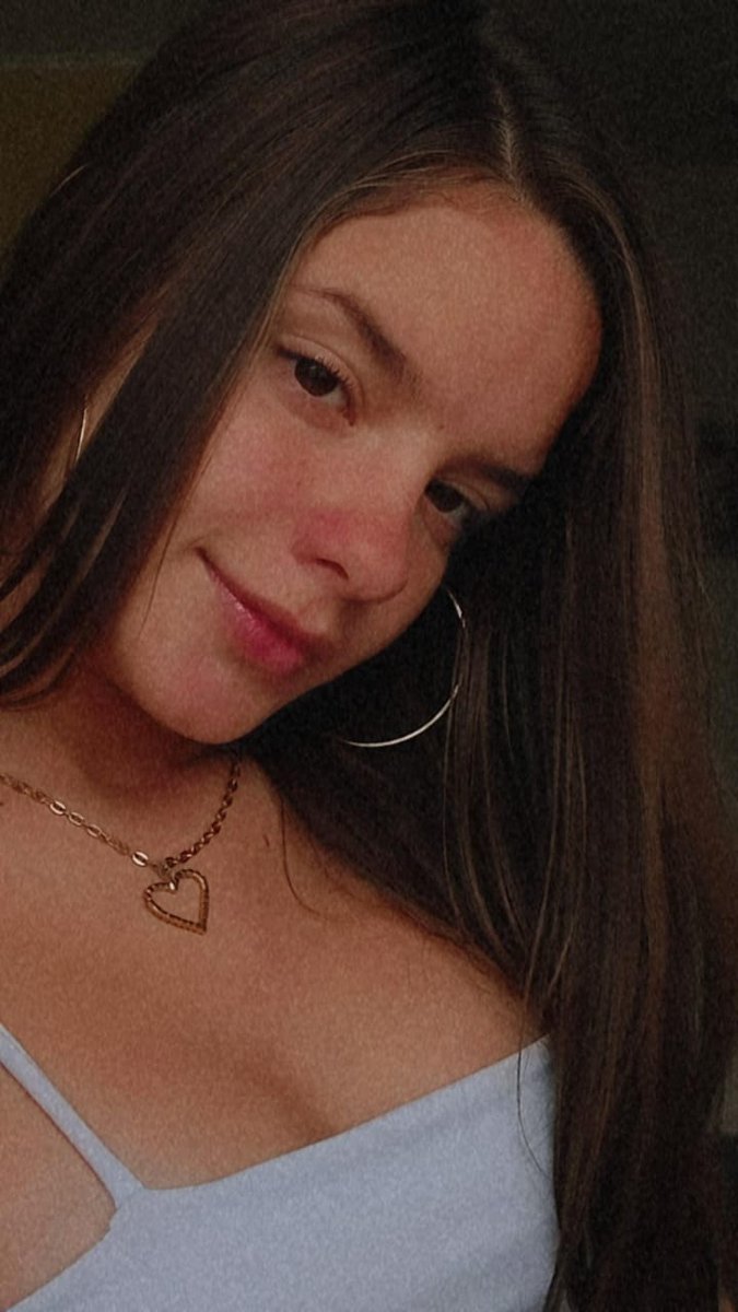 021_Isa's tweet photo. Ela roubou meu coração, olha que nem tinha revólver...🦋 https://t.co/zkhL5JCfJT