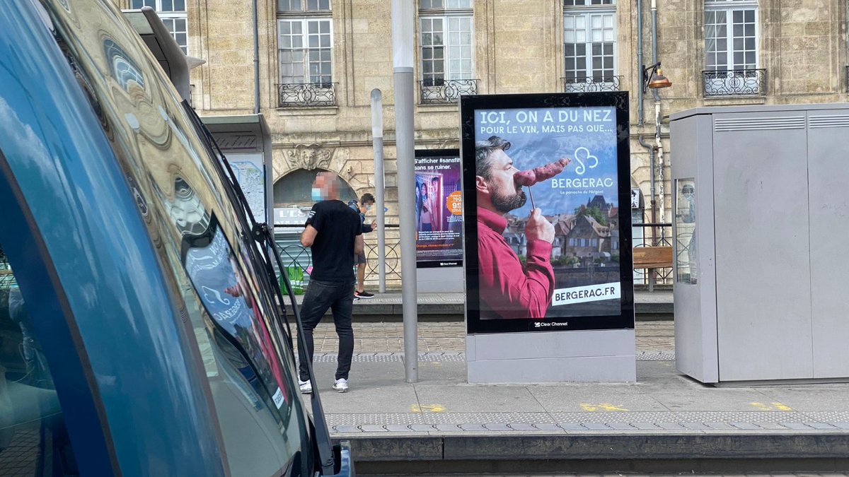 VilledeBergerac's tweet image. 😁 Le #Panache s'exporte sur les arrêts de tram de #Bordeaux et sa métropole. Une belle campagne de communication pour notre ville dans le but d'attirer les nouveaux arrivants, visiteurs, investisseurs... Vous les retrouverez prochainement à #Agen, #Brive, #Angoulême, #Limoges.