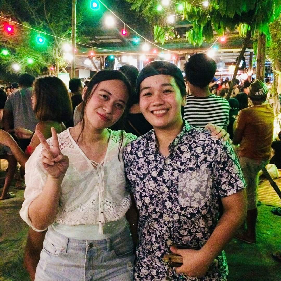 @reesearchive @reeseypeasy grabe eto yung day na may first picture ako with @reeseypeasy 🥺🥺🥺🥺