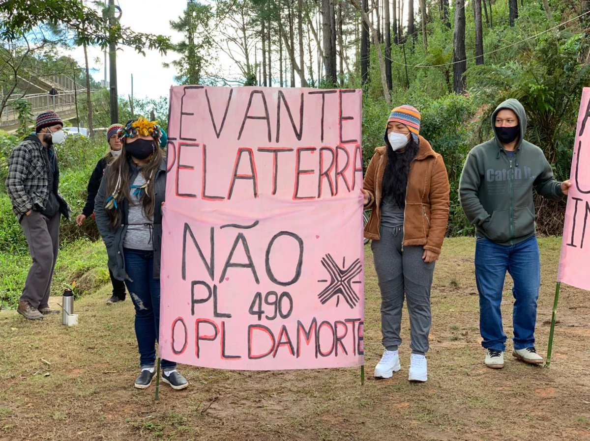 #LevantePelaTerra #MarcoTemporalNao 
#PL490Não

Indígenas Guarani Mbya da TI Jaraguá-SP mobilizados e nós seguimos com <a href="/MbyaMidia/">Mídia Guarani Mbya</a>