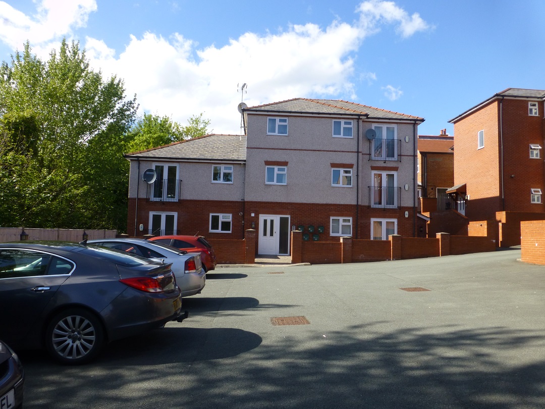 olivegrove_info's tweet photo. ** FOR SALE - NEW PRICE **
THE CHIMES, OFF BERTIE ROAD, WREXHAM
1 Bed Apartment
* NEW PRICE - OIRO £89,995 *
Call to view 01978 750234
#wrexham #newprice #ForSale #Sales #Apartment #1bed #estateagents https://t.co/1xKtYMoVGy