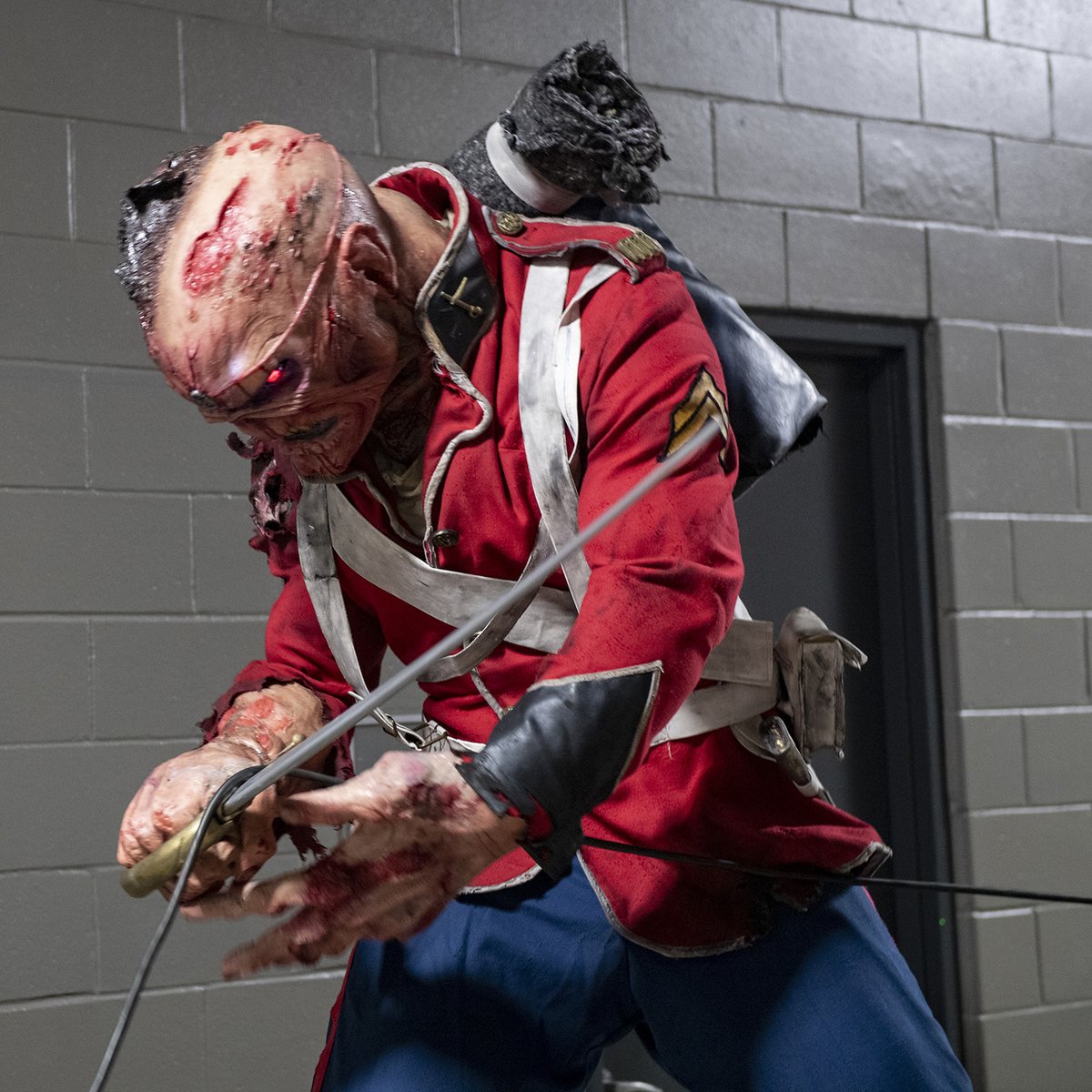 IronMaiden's tweet image. High voltage!!

Eddie mate, you should be wearing safety gear when you're working on the wires...

#IronMaiden #wEDnesday