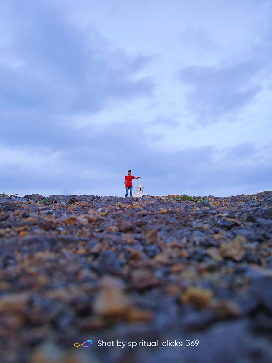 PriyanshuNavad2's tweet photo. Force perspective!!!

#shotonrealme
@realmeIndia @realmeCreators @MadhavSheth1 @NeonVikash @heysiddi @AayushiiiSingh @FrancisRealme 
#CaptureInfinity https://t.co/NXcGeXEMe6