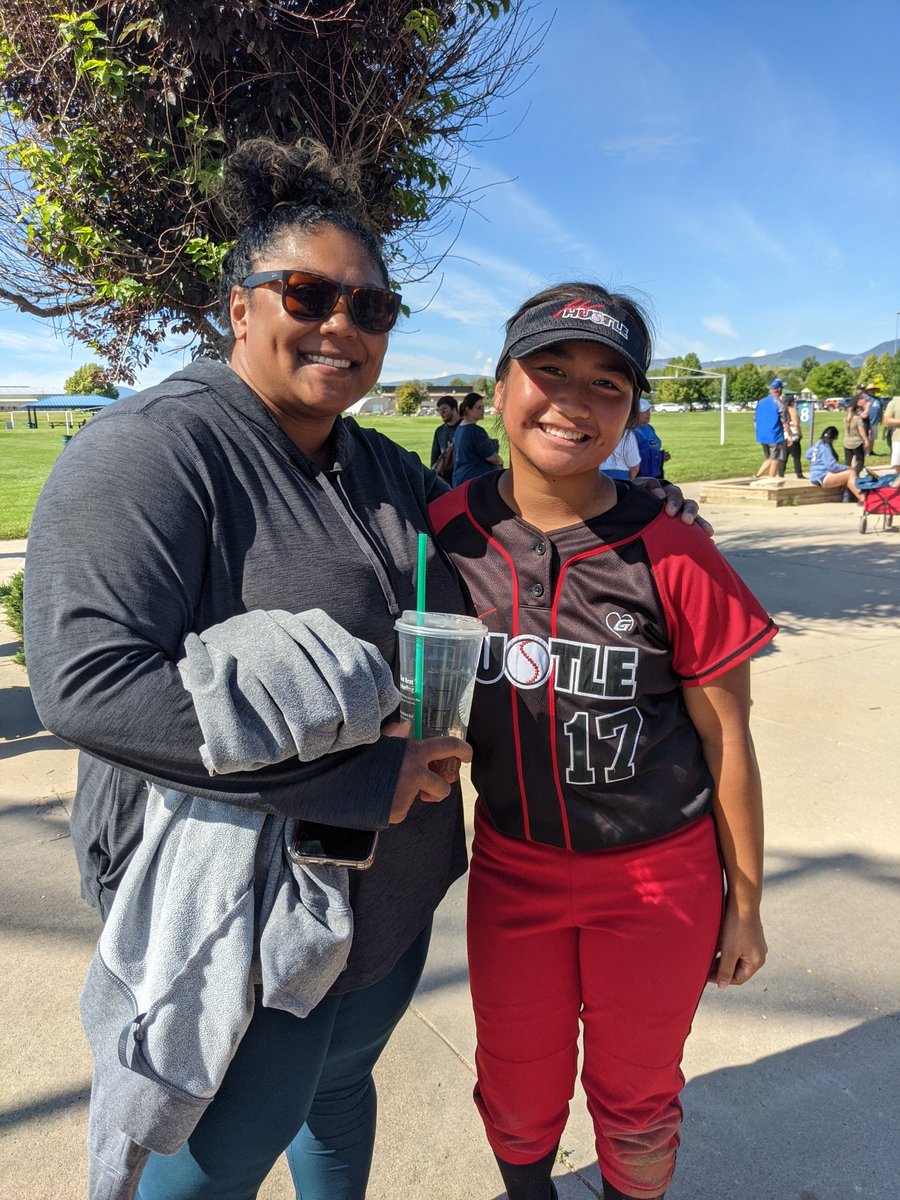 madisonhom_2024's tweet photo. So #blessed to get a surprise visit from my first travel ball coach #coachchrissy. Love the opportunity to meet up with old friends and coaches at the @COSparkFire. @CoachGarnett @GaelsSoftball #friendships #IPlayTCS #FutureGael #GoGaels #LadyHustle17 https://t.co/v6c3zYgh8X