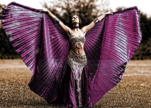 DanzaSAFRAN's tweet photo. Las manos y los brazos son de las cosas que más cuestan cuando bailamos... 

Estoy pendiente de los pies, del peso del cuerpo, la cadera... 

Descubre cómo tener unas manos más bonitas al #bailar 🤩💃 >>
https://t.co/LQ2md5qGPa https://t.co/jRdIfkU1A7