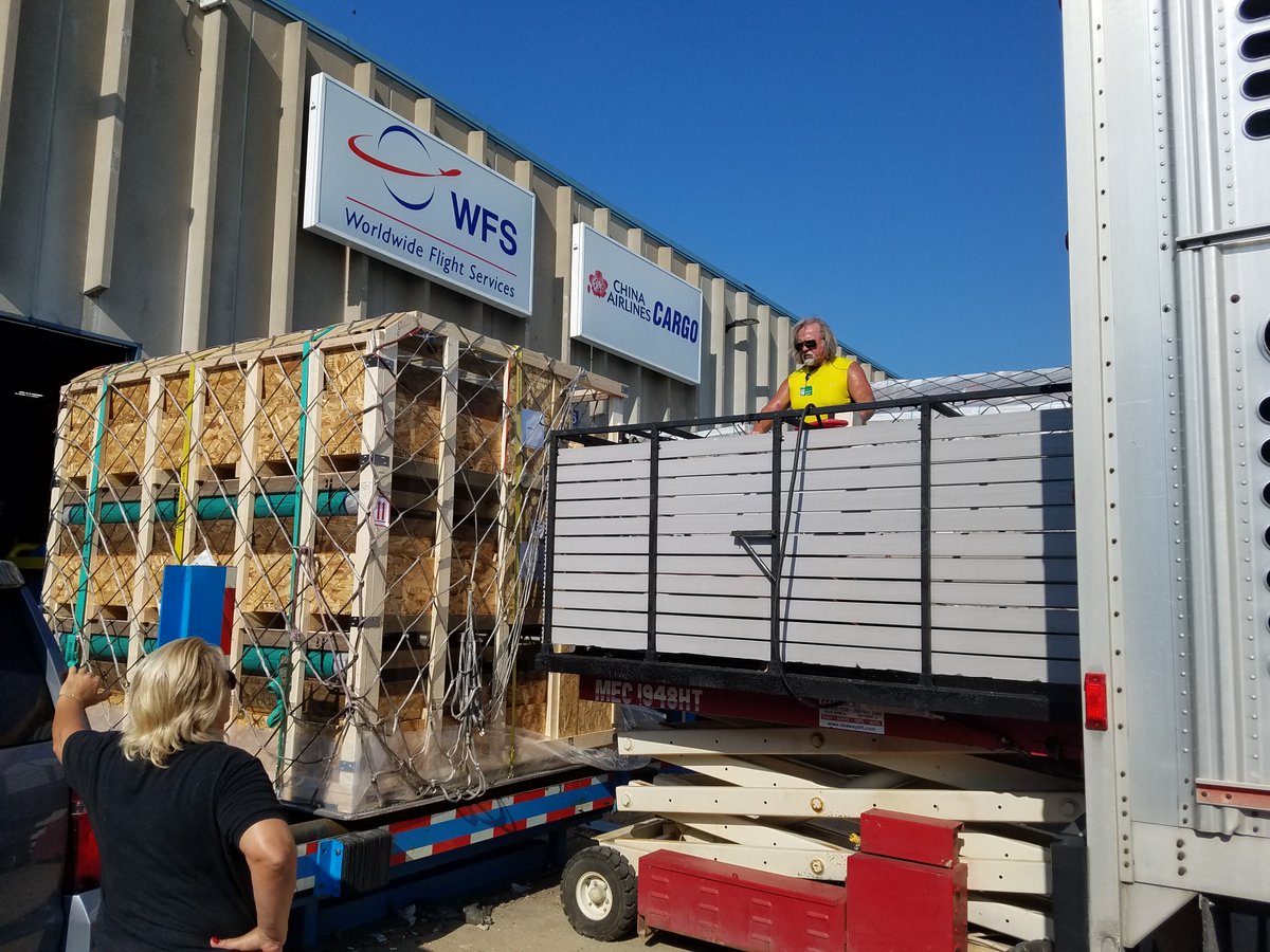 tclaycami's tweet photo. CAMI is please to announce we have delivered the first of two shipments of breeding swine to Hong Kong.  Thanks to Acuity Swine and Cedar Ridge Farms for working with us on this 500 head order. https://t.co/s0S7KHdAqm