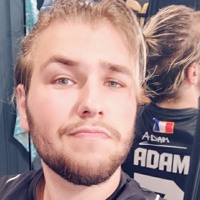 #NouvellePhotoDeProfil
#KCORP à vie ! 💙
<a href="/Ricadam_lol/">Adam</a> <a href="/KarmineCorp/">Karmine Corp</a>