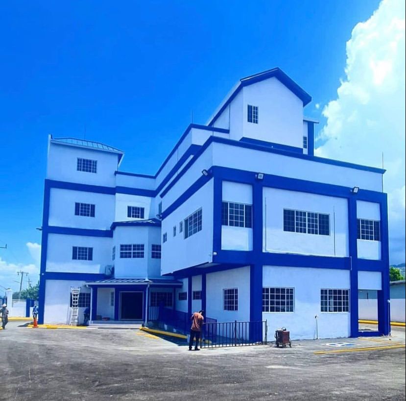 nemsfrancis's tweet photo. Happening now: PM @AndrewHolnessJM speaking at the official opening of the Olympic Gardens police station https://t.co/iXKzZFoqBQ
