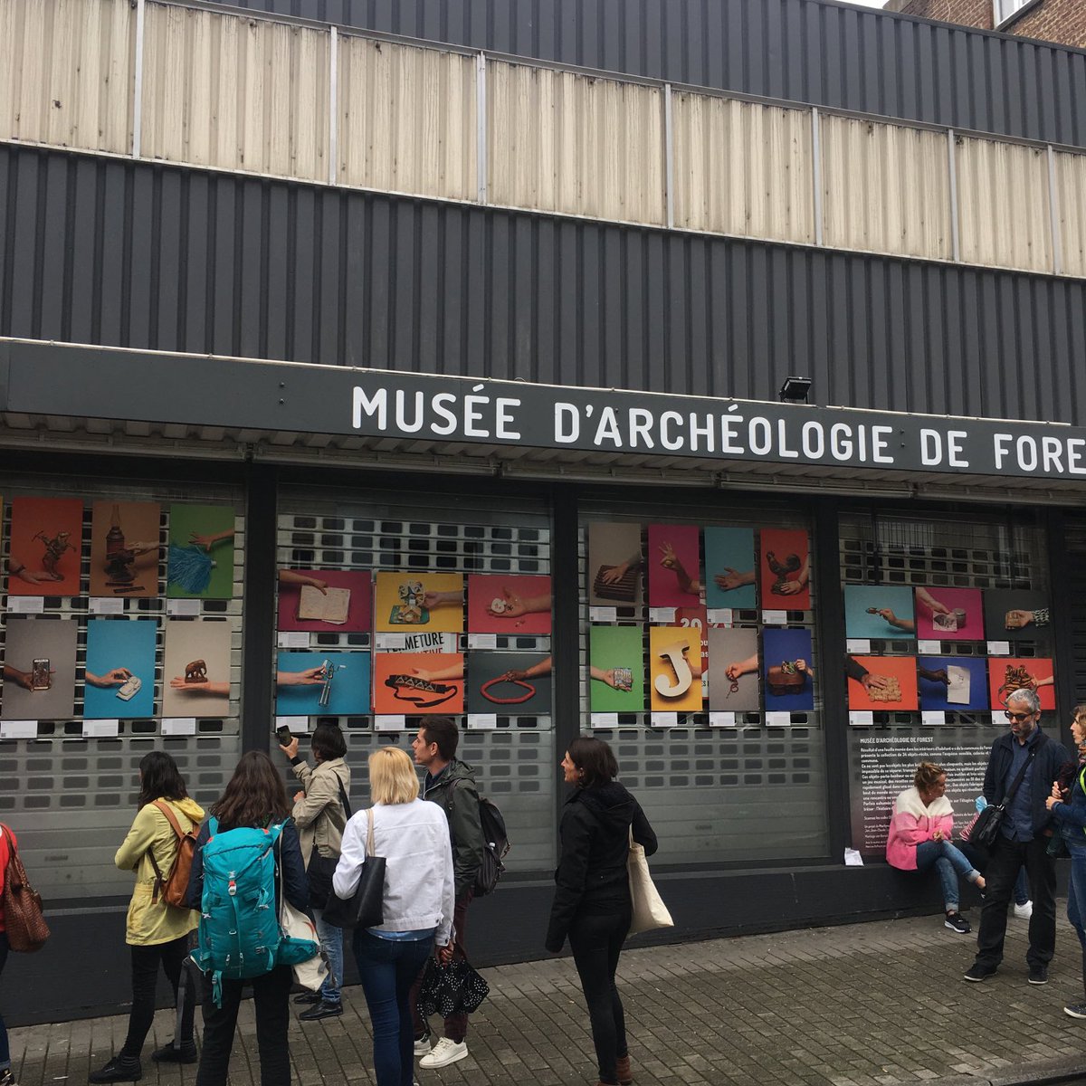 emmanuel_verges's tweet photo. « L’art est donné à tout le monde. Ce n’est pas sacré et ne se regarde pas de loin dans un lieu précis ». L’art est celui de la relation humaine. Du @WIELS_Brussels a #maxima, espace co-geré par #communa en passant par un musée à ciel ouvert #droitsculturels #pasdecoté https://t.co/G0ho8Bf4iA
