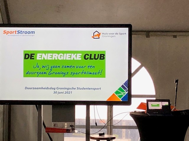 Robert den Ouden sprak namens Sportstroom en De Energieke Club op de duurzaamheidsdag van de Groningsche Studentensport 2021 over de mogelijkheden van verduurzaming van sportaccommodaties. <a href="/Rabobank/">Rabobank</a> <a href="/EV_Topclub/">EnergyValley Topclub</a> <a href="/provgroningen/">Provincie Groningen</a> <a href="/fcgroningen/">FC Groningen</a> Voor een duurzaam Gronings sportklimaat!