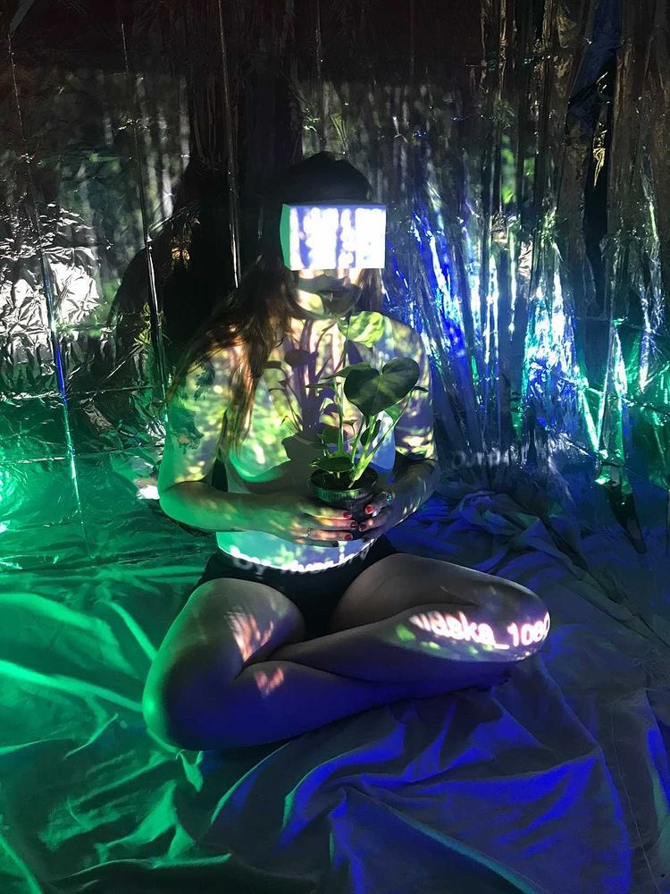 HIVEPerform's tweet image. Ever wondered how two astronauts stay entertained after quarantining on Mars for a year? Check out ‘Life on Mars’ by Mily Mumford and Amy Lee Radigan. Opens tomorrow and tickets are free! hiveperformance.art #HIVE2021
