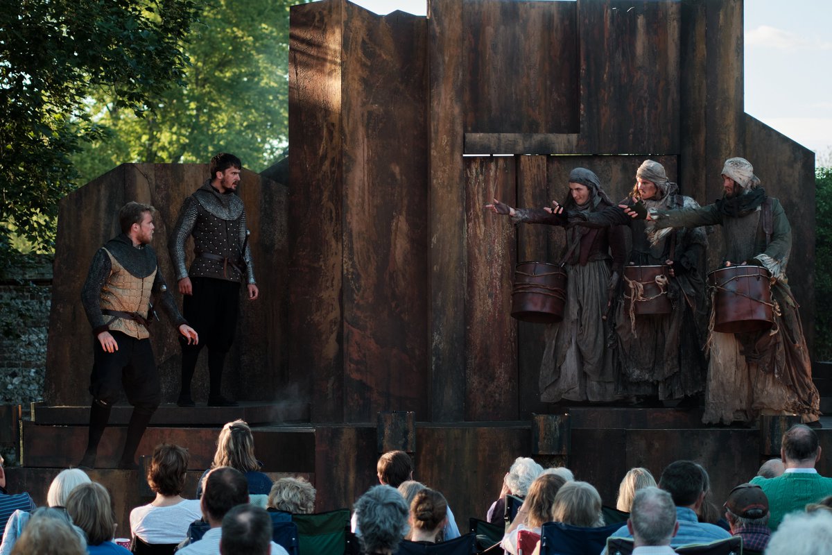 THIS SUMMER, The Lord Chamberlain's Men (@TLCMuk) will be performing #Macbeth at Haden Hill House! More info and book your tickets for Saturday 21st August at discoversandwell.co.uk/Macbeth!