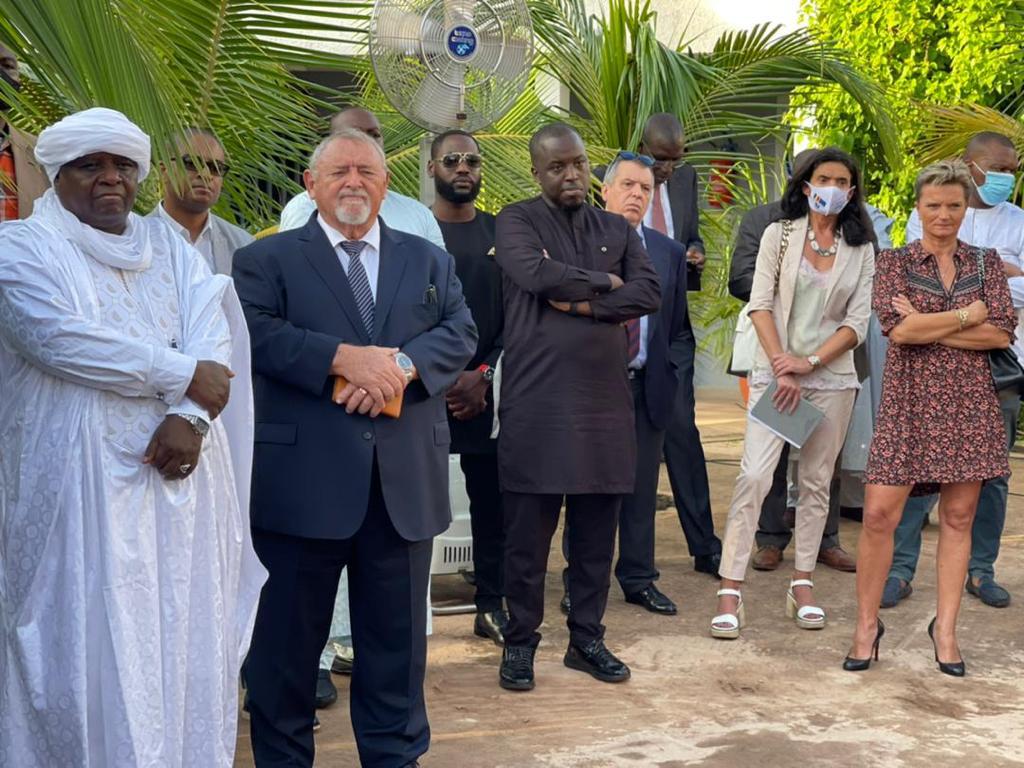 RoboticsDiakite's tweet image. Notre CEO, M. Diakité, au siège du Conseil des Investisseurs Européens au Mali lors de la cérémonie de restitution du compte-rendu de la mission du CIEM à Dakar dans le cadre du Forum économique sénégalo-malien tenu les 3 et 4 juin derniers.

#DiakiteRobotics #CIEM #Bamako #dakar