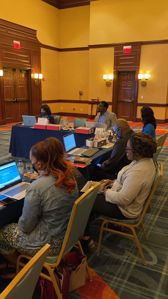 BulldawgSup's tweet photo. Great day for Anniston City School Administrators retreat! @NarkethaH @BulldawgSup @DRayHill1 @AHS_ACS @AutummJ @DegaSuper @WallaceKathi @buckneranthony1 https://t.co/afggzmZSuR