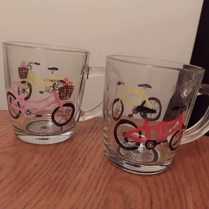 Greenancycles's tweet photo. Cycling pint glasses and glass coffee mugs 😊☕🍺

A big thank you to Kezia Wattle Art  in Lincoln for designing and creating these wonderful glasses for Greenan Cycles 👌🚴‍♂️👏

#handpainted #handmade #localartist #shophorncastle #lovelincolnshirewolds #cycling #coffee https://t.co/qKyjybJWxw