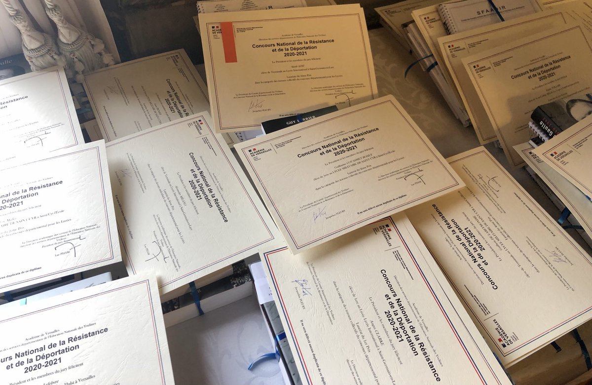 pere_anne's tweet photo. Très émue d’avoir aujourd’hui clôturé mon mandat d’élue régionale accueillie par notre @Prefet78 pr représenter @vpecresse auprès de Jacqueline Fleury, Résistante, arrêtée et déportée. Magnifique témoignage face aux jeunes lauréats #CDRD @LucPham6 #MERCI https://t.co/4JbkJM7FEg