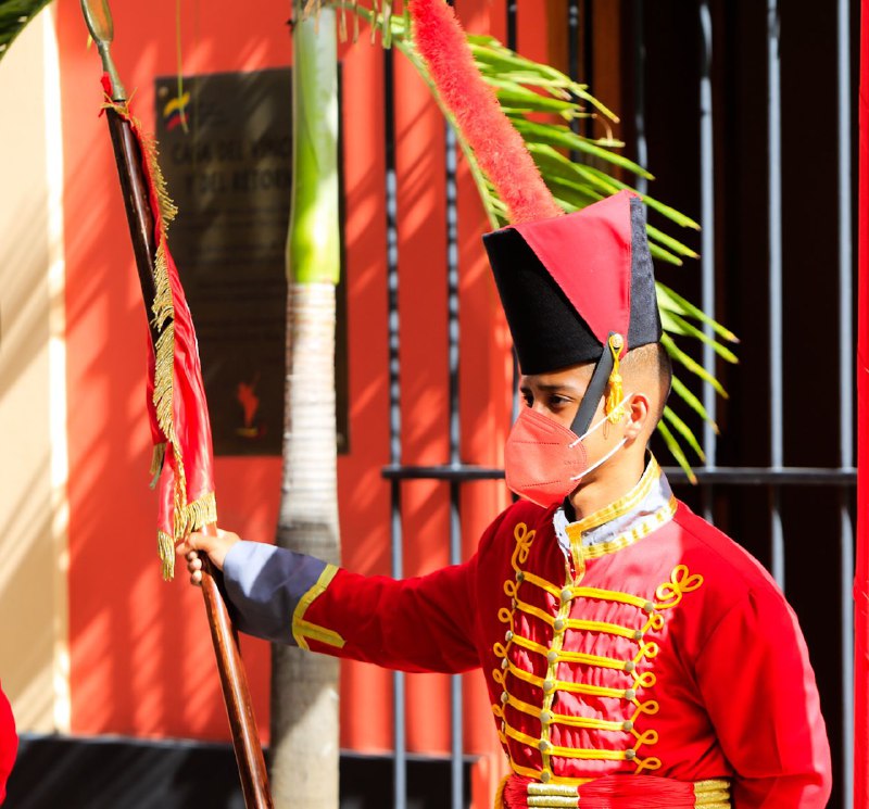 gestionperfecta's tweet photo. Con cuánta energía vivió el pueblo caraqueño y toda la Patria la emoción histórica de la llegada del Libertador a la ciudad que lo vio nacer ¡Agradezco a quienes lo hicieron posible! ¡Aplausos para ustedes y para todo el equipo del Plan Caracas Patriota, Bella y Segura!¡Seguimos! https://t.co/cwYhHKLgMA